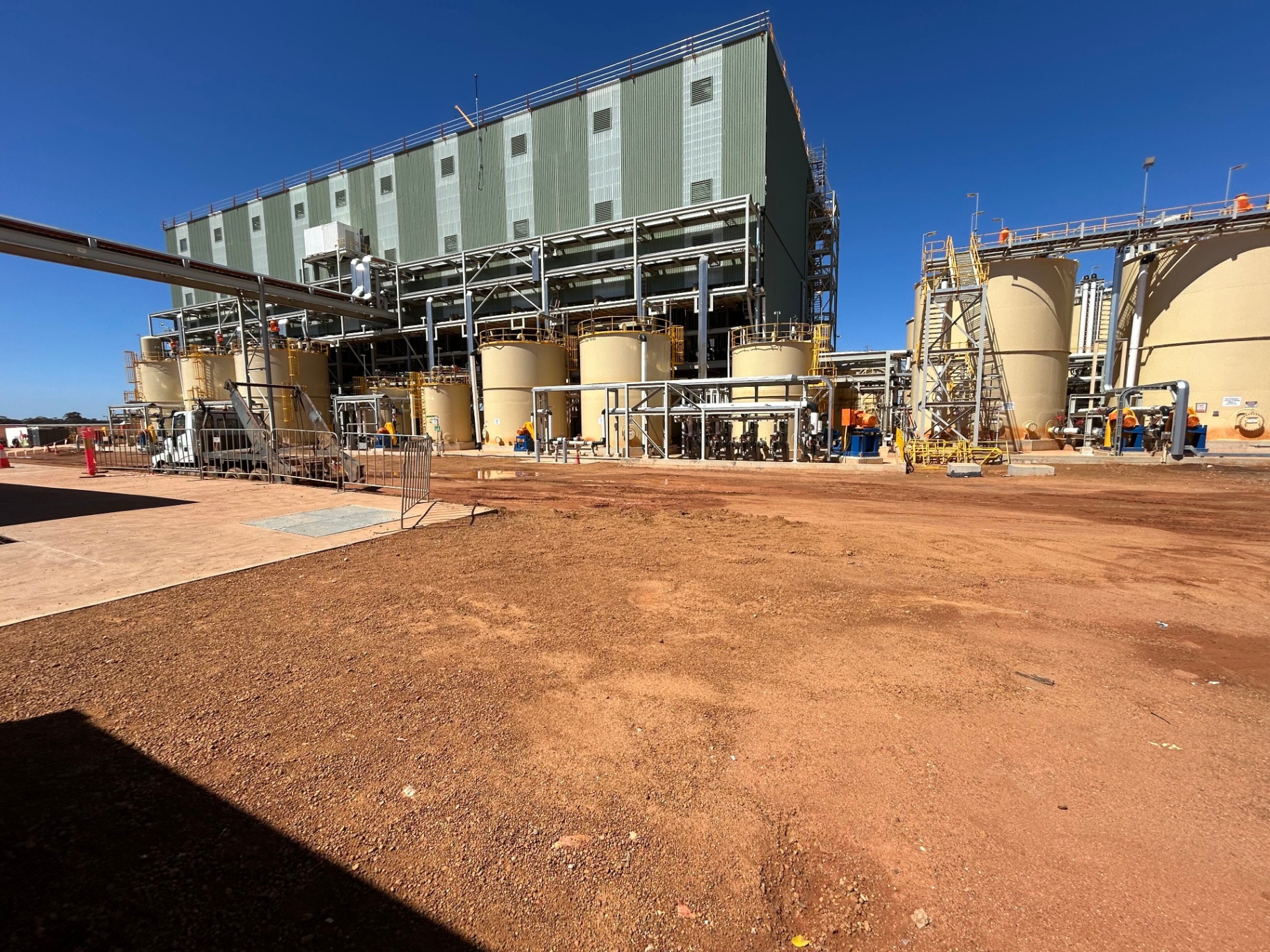 Hilton Roofing site work — metal roofing on a mine site in the WA Goldfields